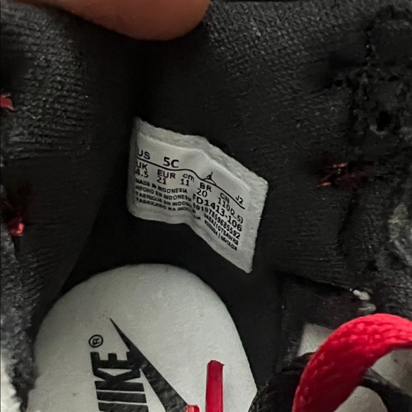 Nike Kids Air Jordan 1 High OG - Black, White, Red nwt 5c - Picture 2 of 6